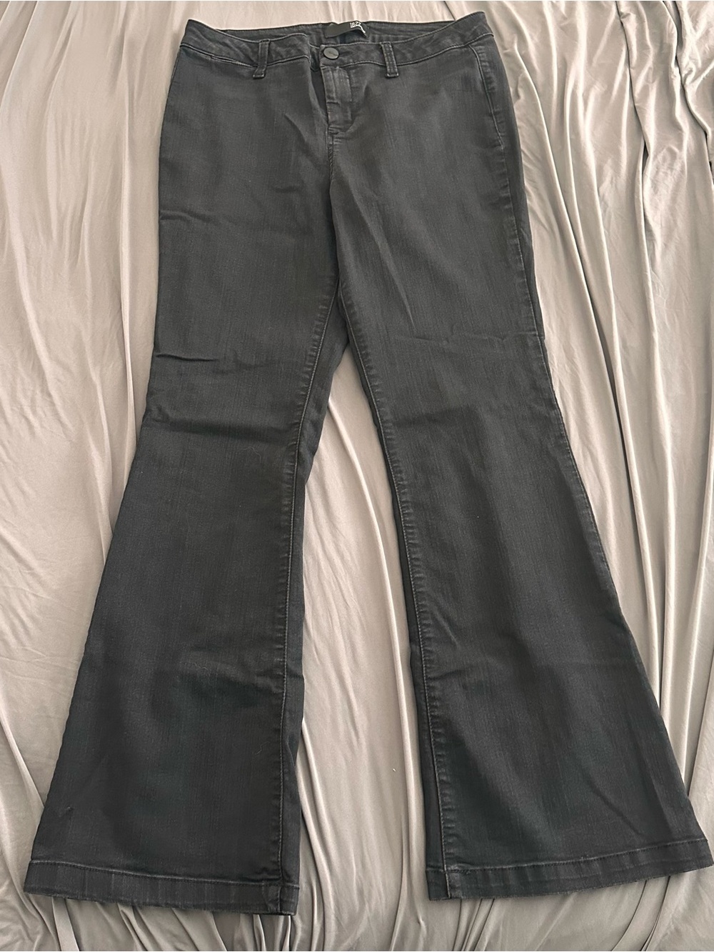 Women’s Black Flared Stretchy Jeans